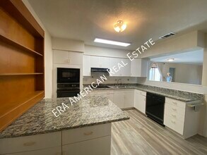 925 Holbrook Cir in Fort Walton Beach, FL - Building Photo - Building Photo