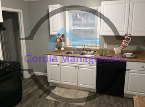 2971 Dodson Dr in East Point, GA - Building Photo - Building Photo