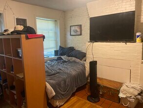 17 Phillips St, Unit 1 in Boston, MA - Building Photo - Building Photo