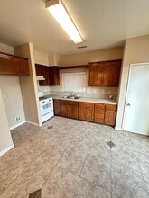 1315 Verde Ct in Arvin, CA - Building Photo - Building Photo