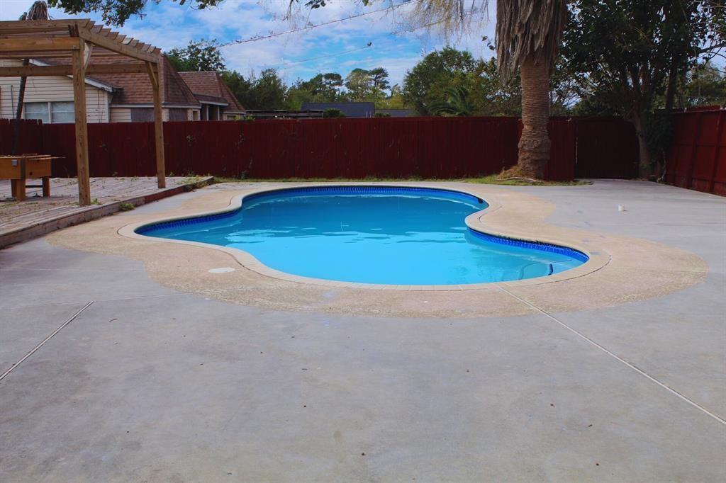 602 Lakeside Dr in Channelview, TX - Building Photo