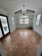 98 Glenwood Rd in Glenwood Landing, NY - Building Photo - Building Photo