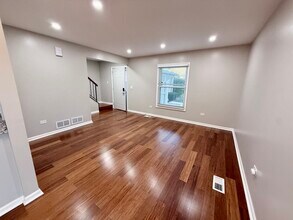 1045 Hampton Harbor in Schaumburg, IL - Building Photo - Building Photo