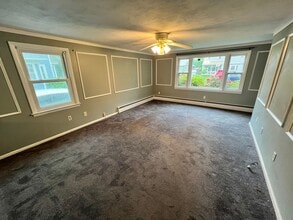 141 Lawnwood Ave in Longmeadow, MA - Building Photo - Building Photo