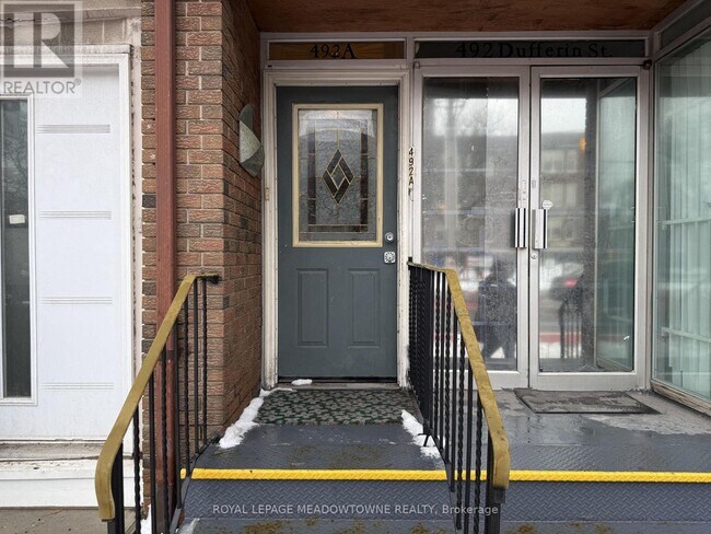 492 Dufferin St in Toronto, ON - Building Photo - Building Photo