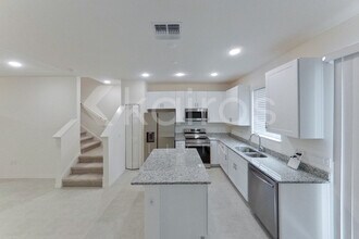 4411 Paraglider Pl in Wesley Chapel, FL - Building Photo - Building Photo