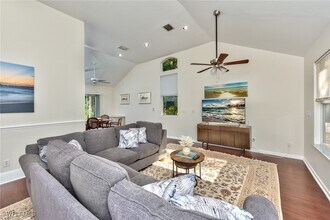 5881 Painted Leaf Ln in Naples, FL - Building Photo - Building Photo