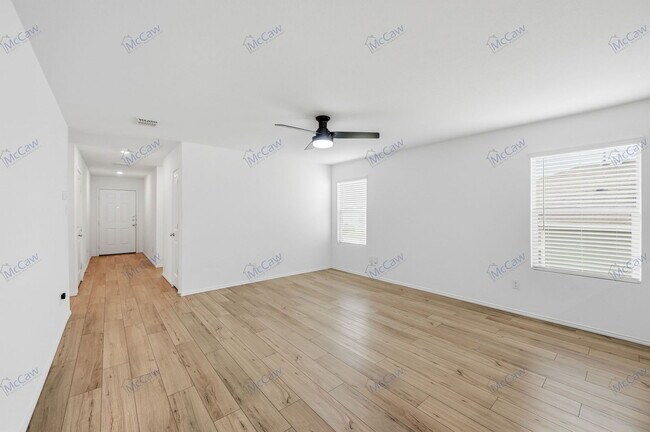 9729 Motley Dr in Fort Worth, TX - Building Photo - Building Photo