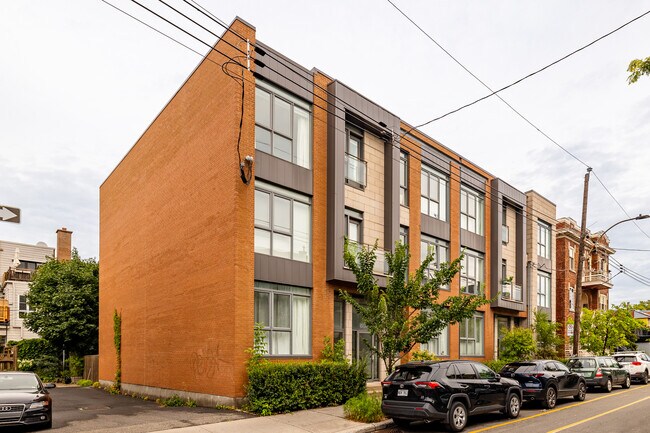 5035-5045 Clark in Montréal, QC - Building Photo - Primary Photo
