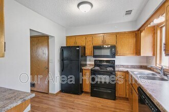 18 Sunset Dr E in Champlin, MN - Building Photo - Building Photo