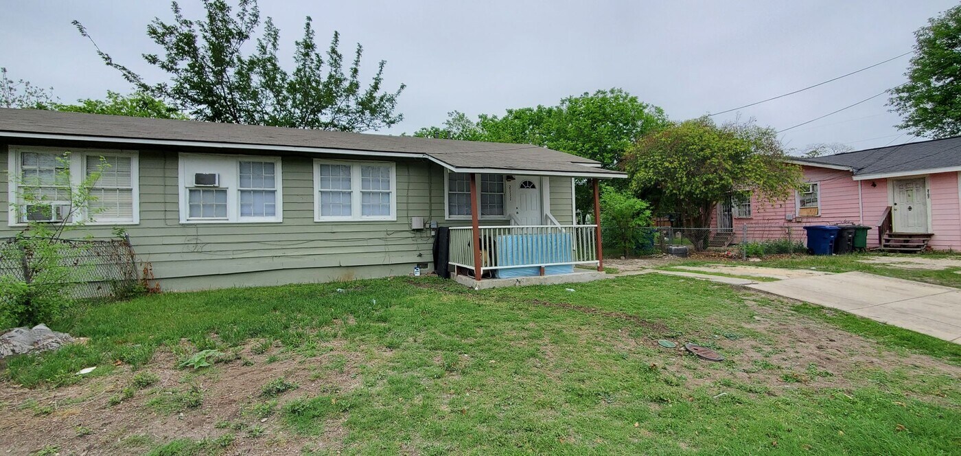 2115 Jupiter St in San Antonio, TX - Building Photo