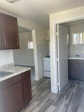 1733 W 150th St, Unit B in Gardena, CA - Building Photo - Building Photo