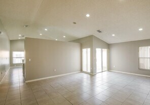 5010 SW 151st Ter in Miramar, FL - Building Photo