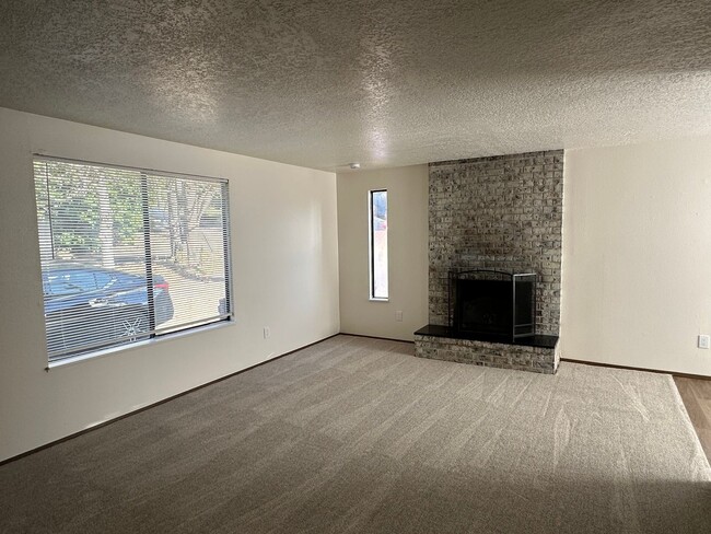 7631-7633-7633 SW 33rd Ave in Portland, OR - Building Photo - Building Photo