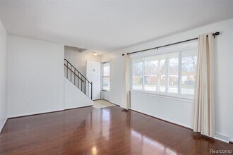 1717 Nakota Rd in Royal Oak, MI - Building Photo - Building Photo