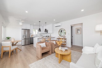 Pacific Apartment Homes @ 1620 E Maple in El Segundo, CA - Foto de edificio - Interior Photo