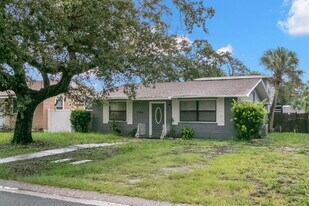 1908 43rd St S in St. Petersburg, FL - Building Photo