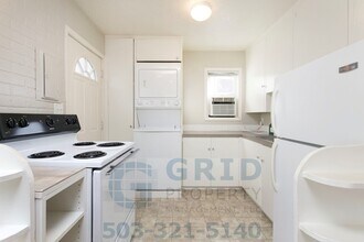 68 NE Monroe St-Unit -68 in Portland, OR - Building Photo - Building Photo