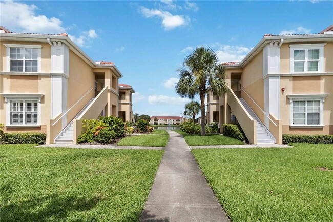 1015 Villagio Cir in Sarasota, FL - Building Photo - Building Photo