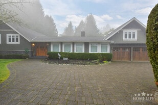 2647 Cedar Dr in Surrey, BC - Building Photo