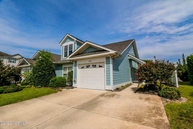 212 Diamond Cove in Newport, NC - Foto de edificio - Building Photo