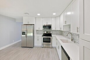 9126 Roan Ln in West Palm Beach, FL - Building Photo