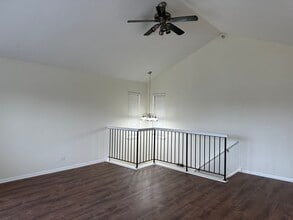 1361 Orleans Dr in Mundelein, IL - Building Photo - Building Photo