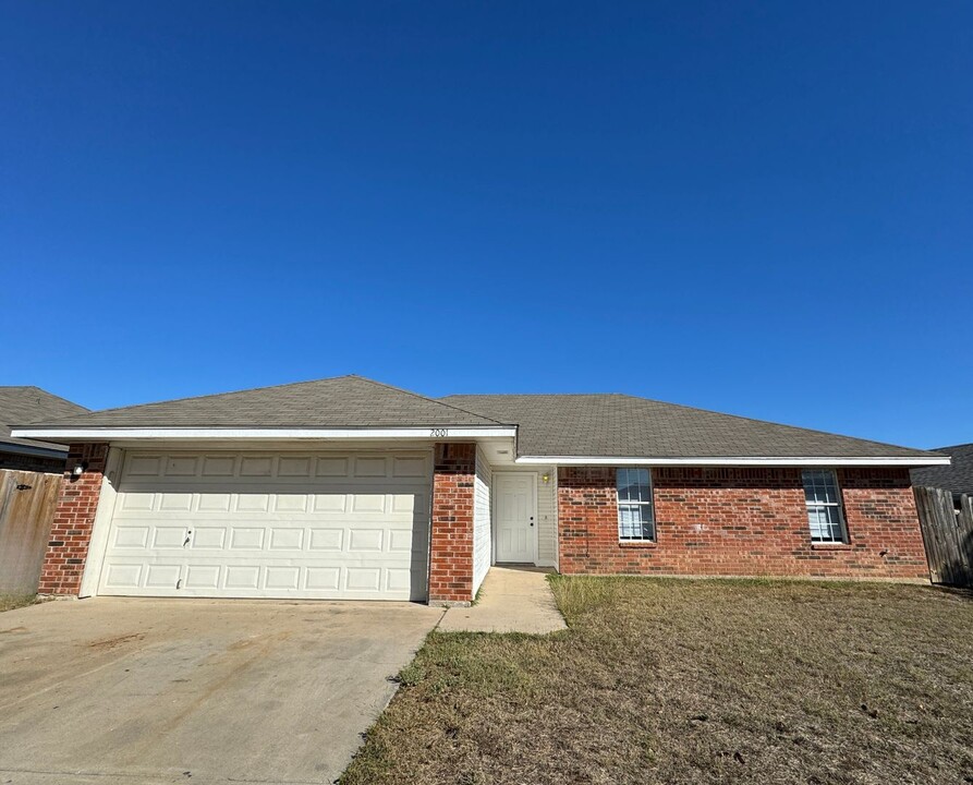 2001 Agate Dr in Killeen, TX - Building Photo