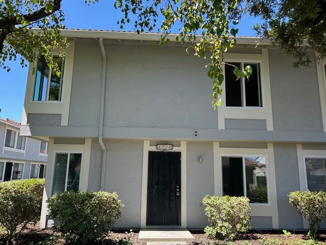 4910 Lowry Rd, Unit 4910 Lowry Road