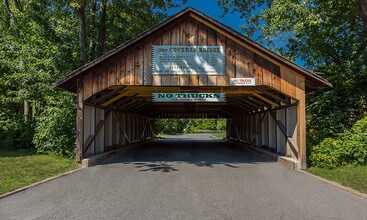 Residences at Covered Bridge in Liverpool, NY - Foto de edificio - Building Photo