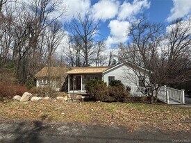 14 Arbutus Trail in Wurtsboro, NY - Building Photo