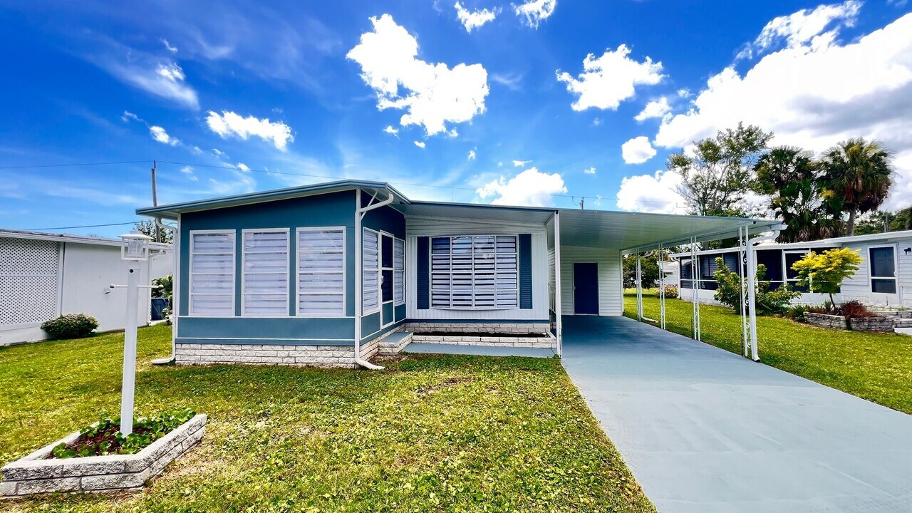 5629 Wilson Dr in Port Orange, FL - Building Photo