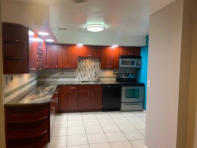 property at 4000 Gypsy Ln