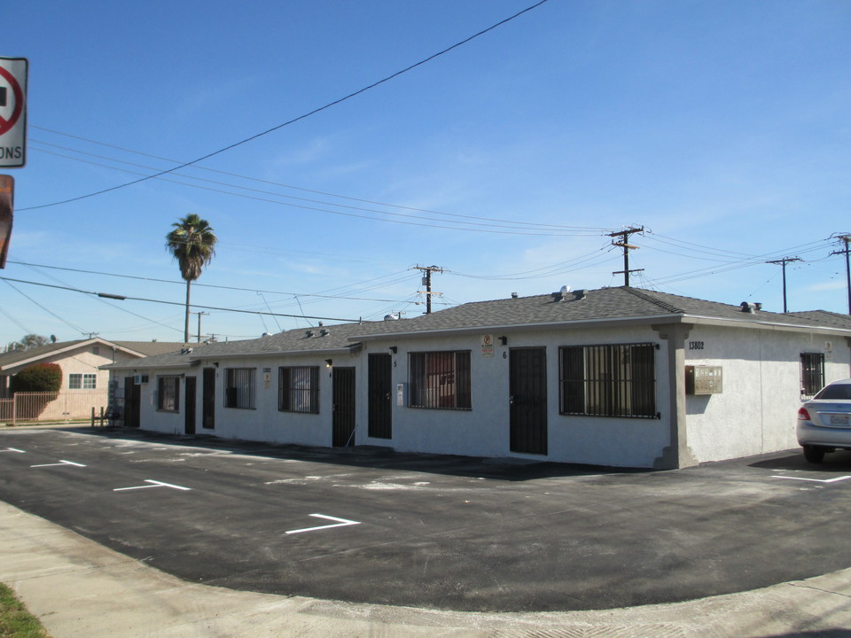 13802 Avalon Blvd in Los Angeles, CA - Building Photo