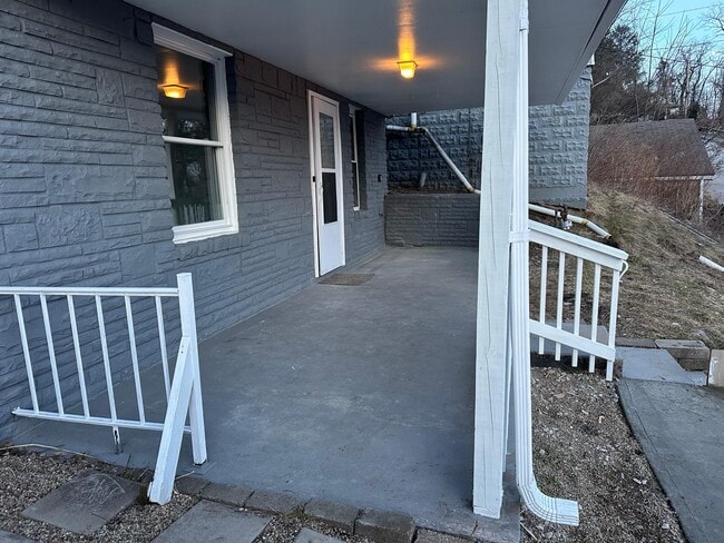 2323 Patterson Ave in Pittsburgh, PA - Building Photo - Building Photo