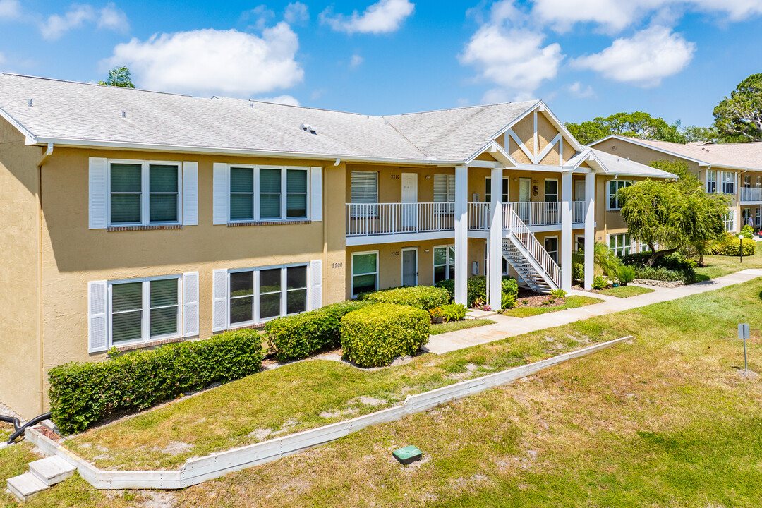 St. Andrews Links in Dunedin, FL - Building Photo