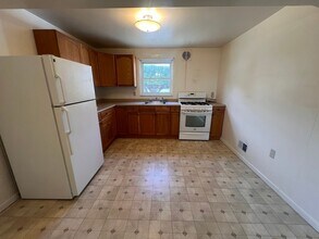 1121 Clippert St in Pittsburgh, PA - Building Photo - Building Photo