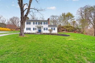 22 Blossom Hill Dr in Marlboro, NY - Building Photo - Building Photo