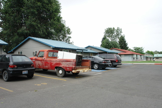 615 N 15th Ave in Yakima, WA - Building Photo - Building Photo