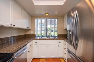 6867 Alderwood Dr in Carlsbad, CA - Building Photo - Building Photo