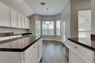9111 Cascade Basin Falls in Tomball, TX - Building Photo - Building Photo