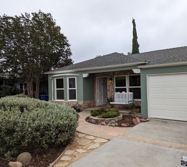 11518 Delano St Rentals in North Hollywood, CA