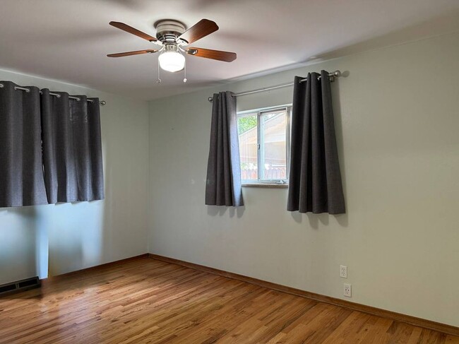 1231 S Marshall St in Lakewood, CO - Foto de edificio - Building Photo