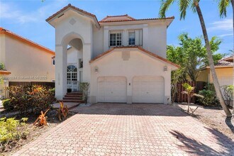 11012 NW 59th St in Doral, FL - Building Photo - Building Photo