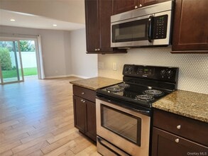 827 E Park Ave in Long Beach, NY - Building Photo - Building Photo