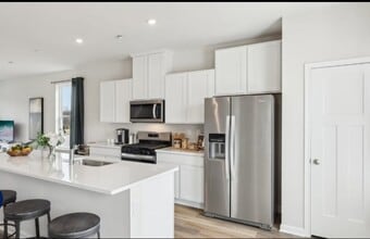 164 Sweetwater Dr in Moon Township, PA - Building Photo - Building Photo