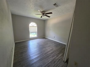 6918 Kearney Dr in Richmond, TX - Building Photo - Building Photo