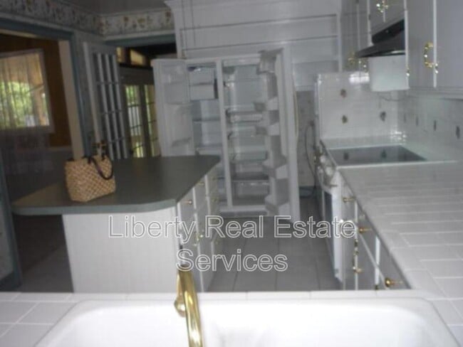 102 Fraser St in Hinesville, GA - Building Photo - Building Photo