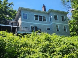 134 Mountain Rd in Princeton, MA - Building Photo