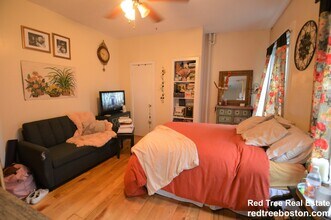 108 Myrtle St, Unit 3 in Boston, MA - Building Photo - Building Photo